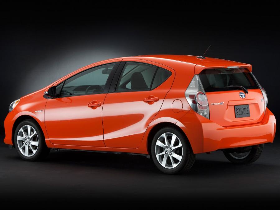  Toyota Prius C 2012 года  (фото 14 из 87)